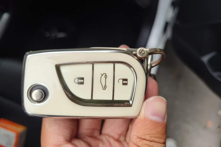 Used Toyota Corolla 2017 Revised Version 1.2T S-CVT GL Vehicle Key