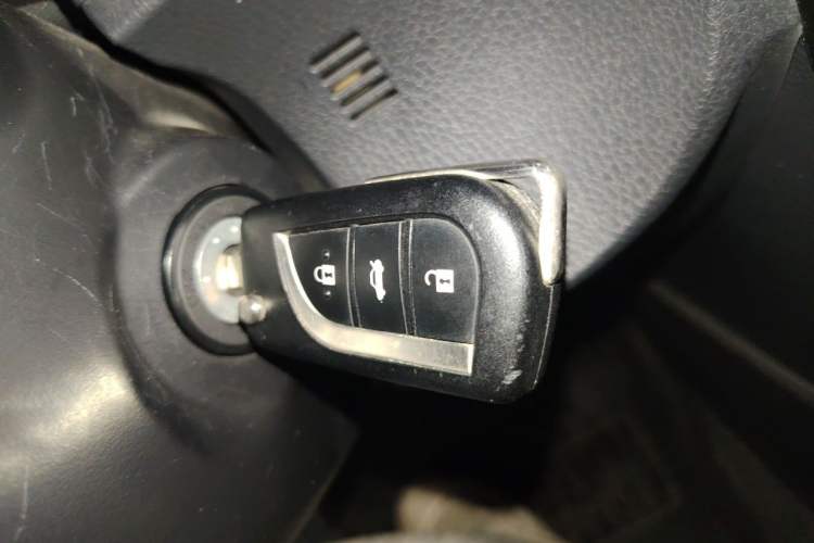 Used Toyota Corolla 2017 Revised Version 1.2T S-CVT GL-i Vehicle Key