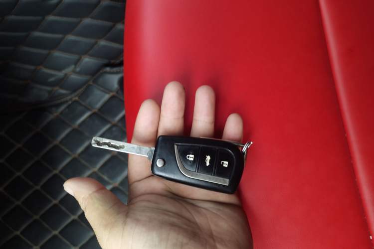 Used Toyota Corolla 2017 1.6L CVT GL Vehicle Key
