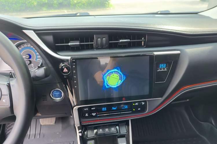 Used Toyota Corolla 2017 Revised Dual-Engine 1.8L E-CVT Elite Edition Audio And AC Panel