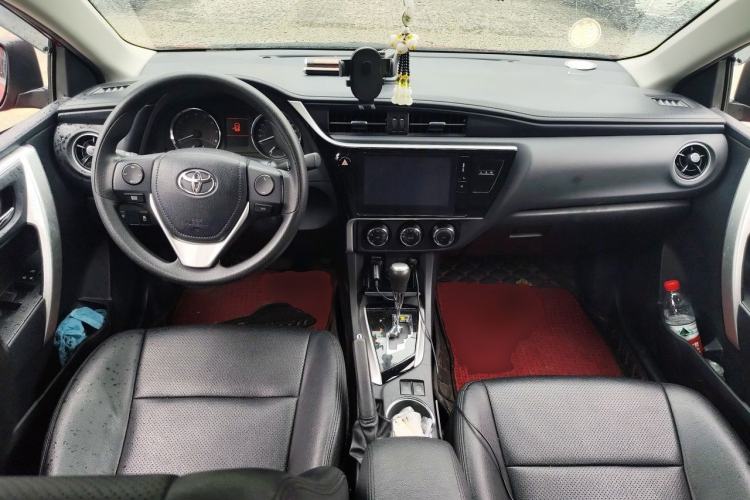Used Toyota Corolla 2017 Revised Version 1.2T S-CVT GL-i Center Console