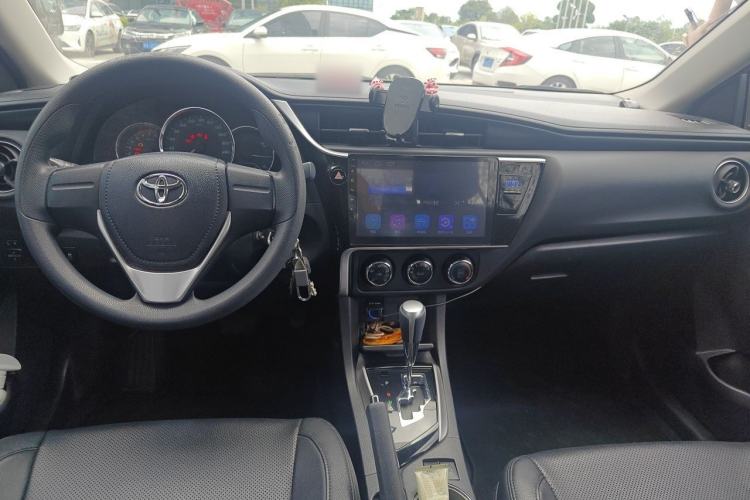 Used Toyota Corolla 2017 Revised Version 1.2T S-CVT GL Center Console