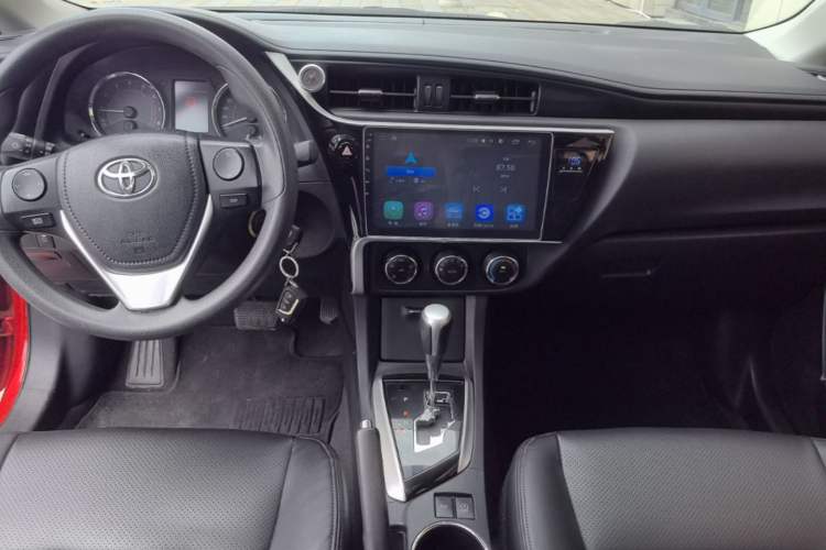 Used Toyota Corolla 2017 Revised Version 1.2T S-CVT GL-i Center Console