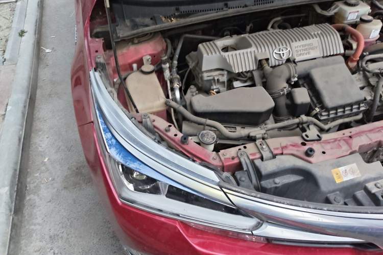 Used Toyota Corolla 2017 Revised Dual-Engine 1.8L E-CVT Elite Edition Engine Bay Right