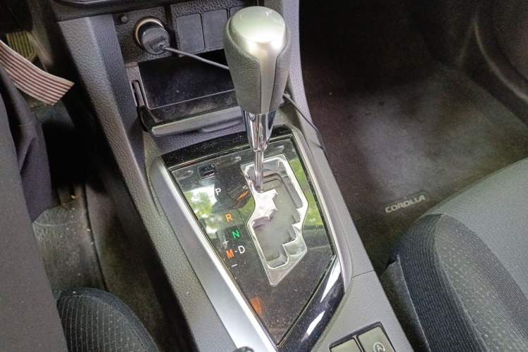 Used Toyota Corolla 2017 1.2T CVT GL-i Gear Lever
