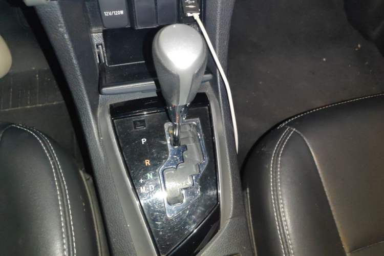 Used Toyota Corolla 2017 Revised Version 1.2T S-CVT GL-i Gear Lever