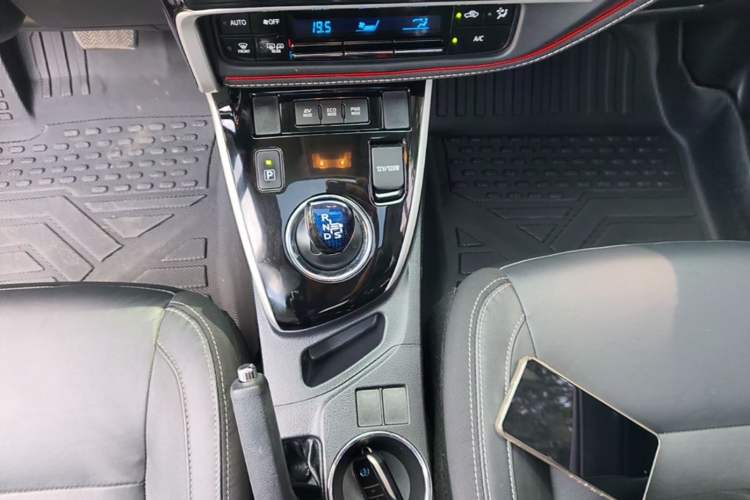 Used Toyota Corolla 2017 Revised Dual-Engine 1.8L E-CVT Elite Edition Gear Lever