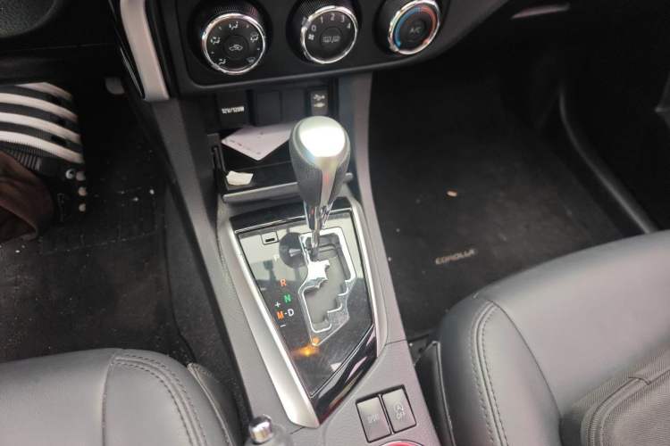 Used Toyota Corolla 2017 Revised Version 1.2T S-CVT GL-i Gear Lever