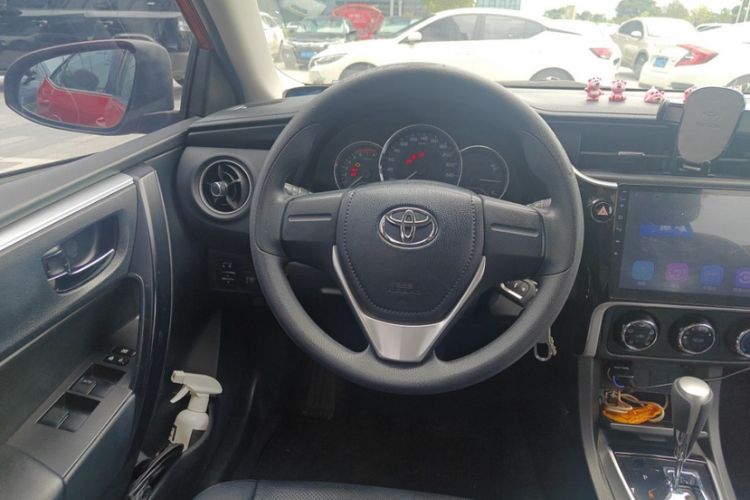 Used Toyota Corolla 2017 Revised Version 1.2T S-CVT GL Interior 2