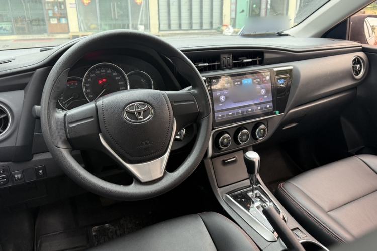 Used Toyota Corolla 2017 Revised Version 1.2T S-CVT GL Interior 2