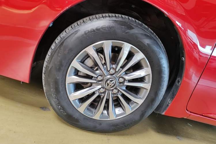 Used Toyota Corolla 2017 Revised Version 1.2T S-CVT GL-i Left Front Wheel Hub