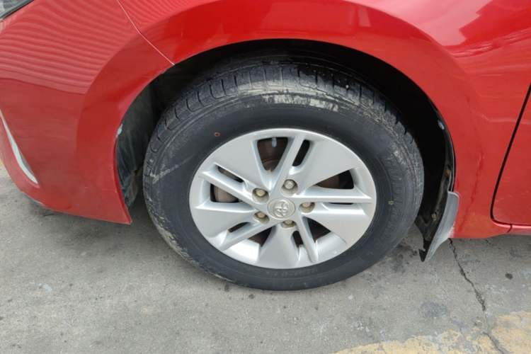 Used Toyota Corolla 2017 Revised Version 1.6L Manual GL Left Front Wheel Hub