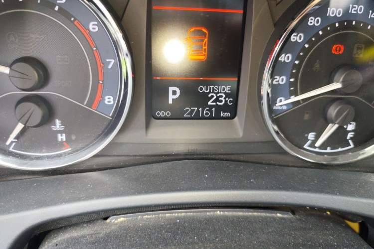 Used Toyota Corolla 2017 Revised Version 1.2T S-CVT GL-i Odometer Close Up