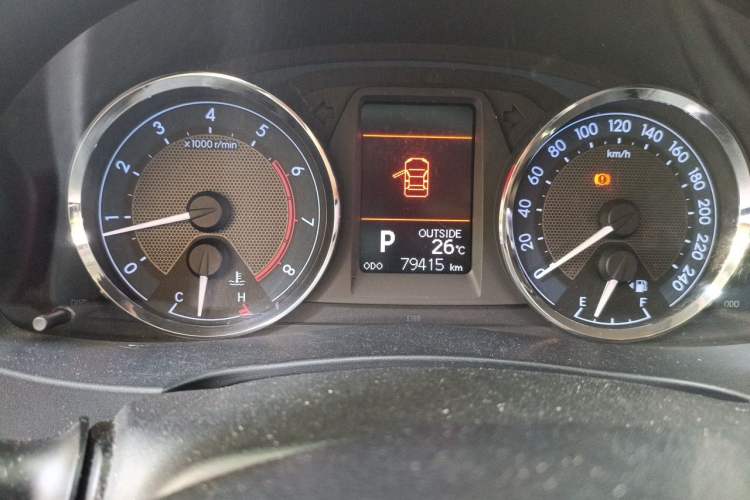 Used Toyota Corolla 2017 1.2T CVT GL-i Odometer Close Up