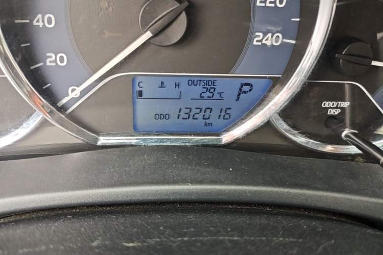Used Toyota Corolla 2017 Revised Version 1.2T S-CVT GL Odometer Close Up
