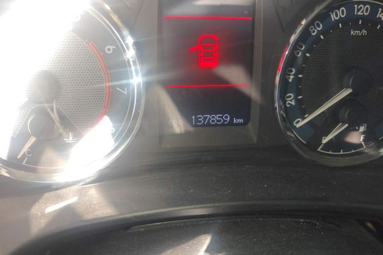Used Toyota Corolla 2017 1.2T CVT GL-i Odometer Close Up