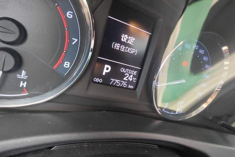 Used Toyota Corolla 2017 Revised Version 1.2T S-CVT GL-i Odometer Close Up