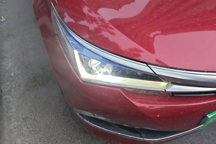 Used Toyota Corolla 2017 Revised Dual-Engine 1.8L E-CVT Elite Edition Right Front Headlight