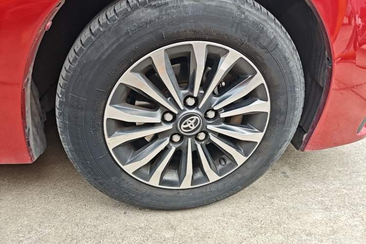 Used Toyota Corolla 2017 Revised Version 1.2T S-CVT GL Right Front Wheel Hub