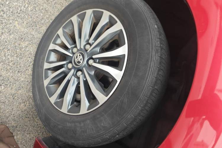 Used Toyota Corolla 2017 Revised Version 1.2T S-CVT GL-i Right Front Wheel Hub