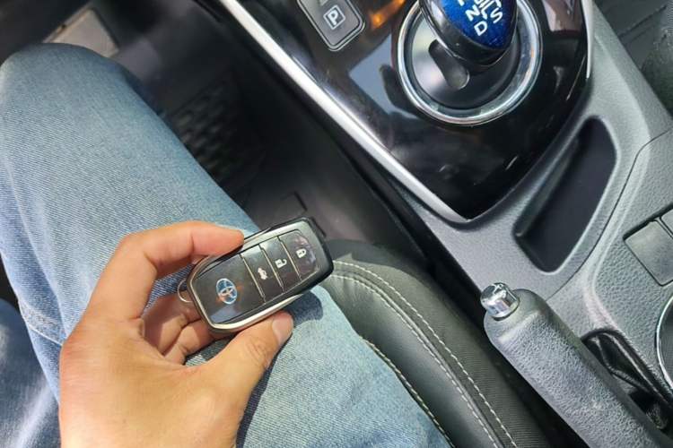 Used Toyota Corolla 2017 Revised Dual-Engine 1.8L E-CVT Elite Edition Vehicle Key
