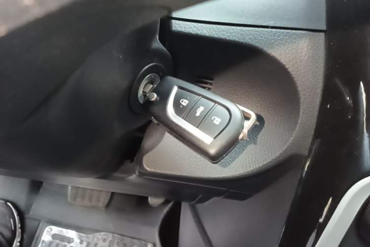 Used Toyota Corolla 2017 Revised Version 1.2T S-CVT GL Vehicle Key