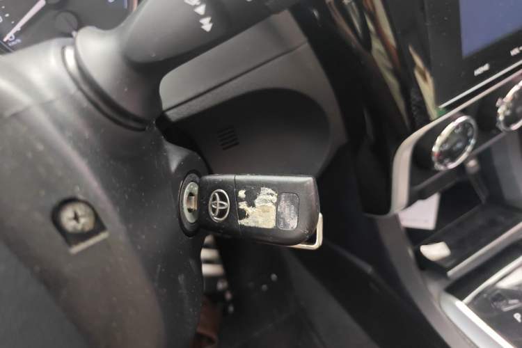 Used Toyota Corolla 2017 Revised Version 1.2T S-CVT GL-i Vehicle Key