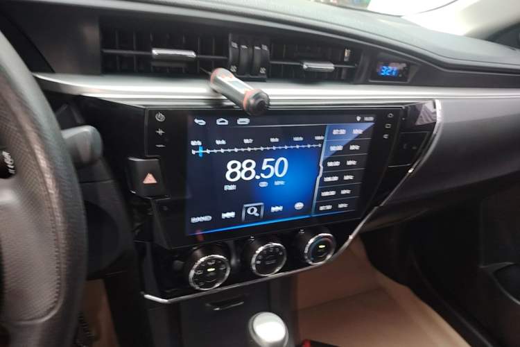 Used Toyota Corolla 2017 1.6L CVT GL Audio And AC Panel