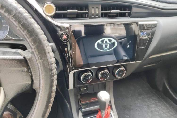 Used Toyota Corolla 2017 Revised Version 1.2T S-CVT GL Audio And AC Panel