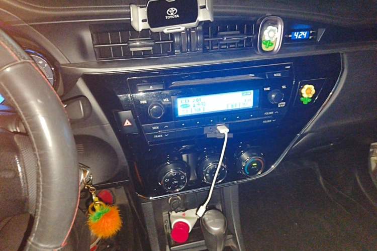 Used Toyota Corolla 2017 Revised Version 1.6L S-CVT GL Audio And AC Panel