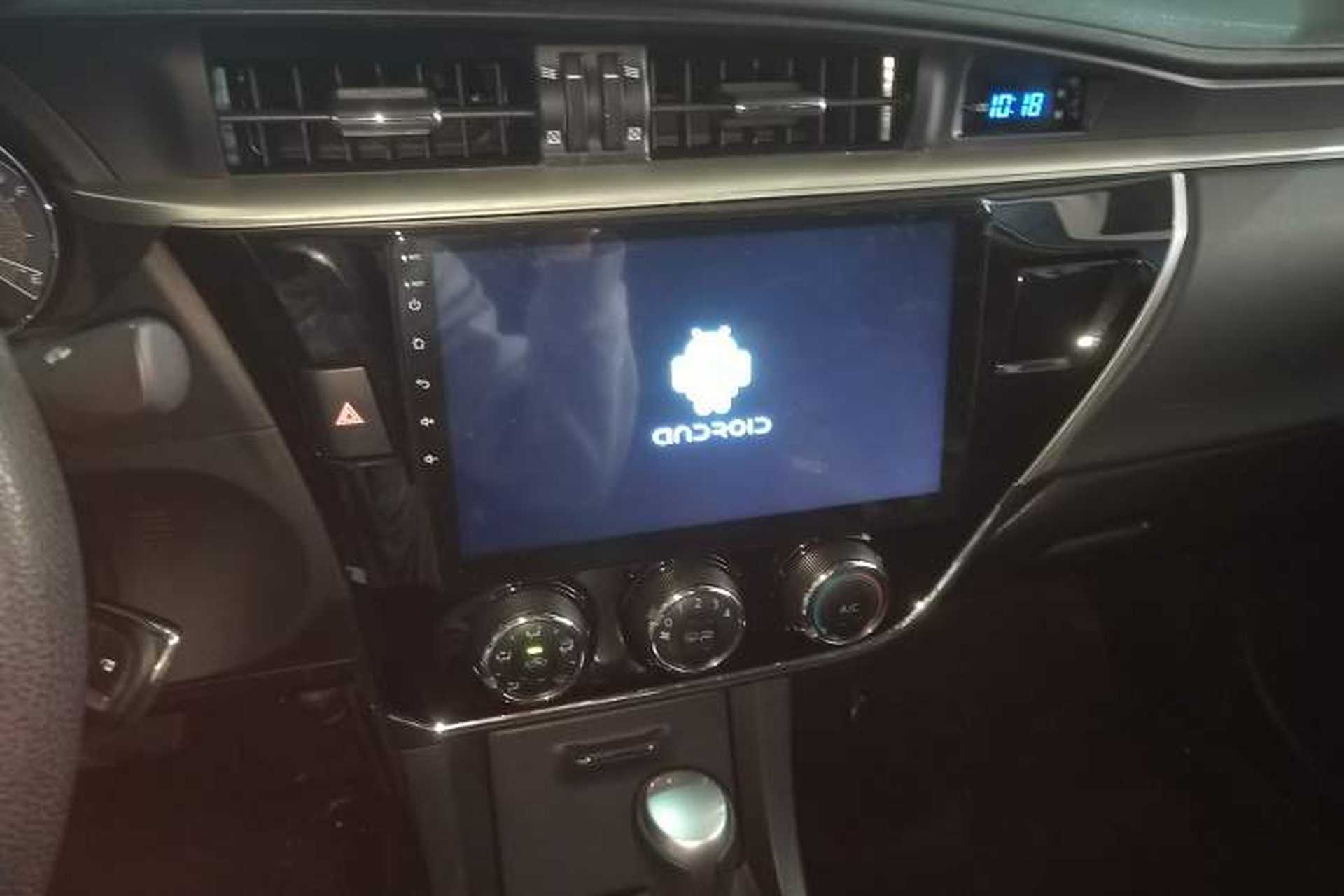 Used Toyota Corolla 2017 Revised Version 1.6L S-CVT GL Audio And AC Panel