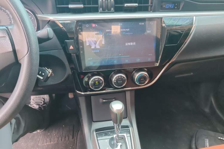 Used Toyota Corolla 2017 1.2T CVT GL-i Audio And AC Panel