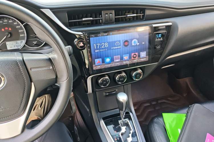 Used Toyota Corolla 2017 Revised Version 1.2T S-CVT GL Audio And AC Panel