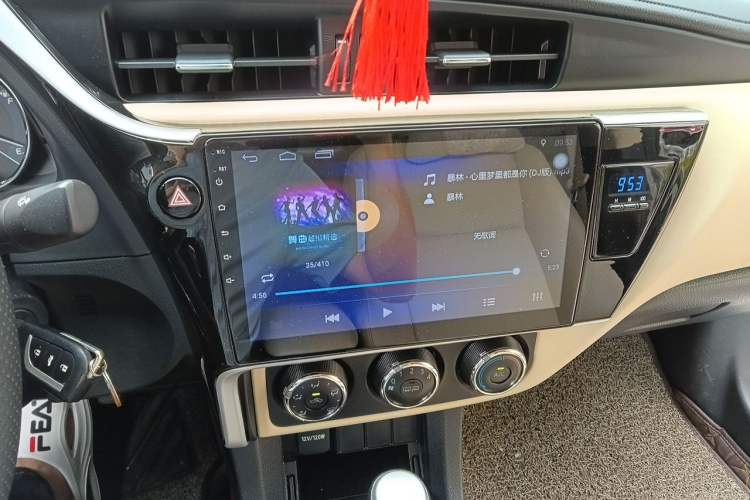Used Toyota Corolla 2017 Revised Version 1.2T S-CVT GL-i Audio And AC Panel