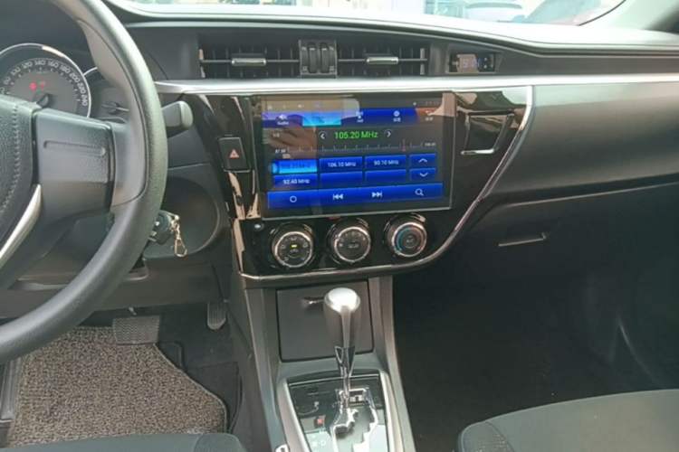 Used Toyota Corolla 2017 Revised Version 1.6L S-CVT GL Audio And AC Panel