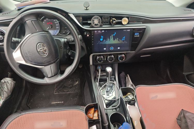 Used Toyota Corolla 2017 Revised Version 1.2T S-CVT GL Center Console