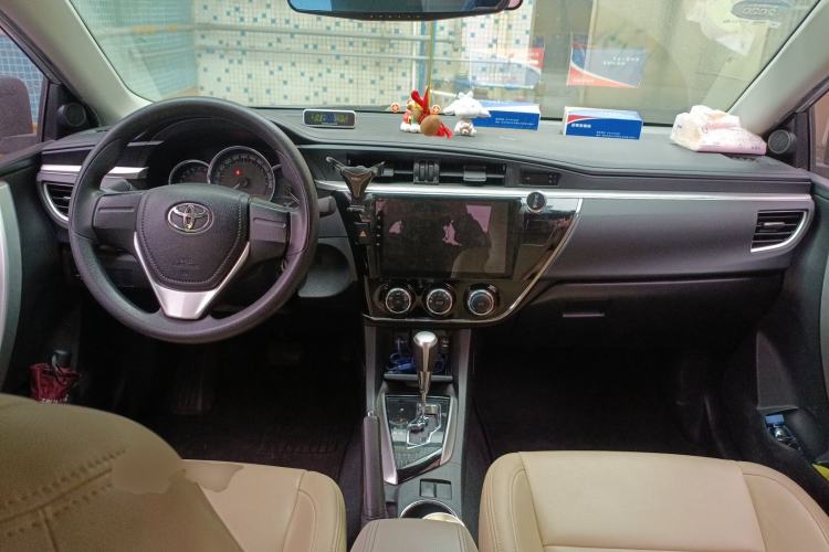 Used Toyota Corolla 2017 Revised Version 1.6L S-CVT GL Center Console