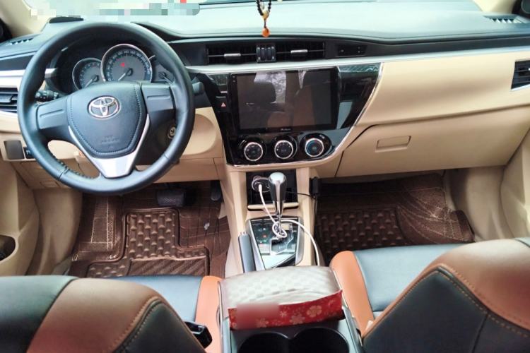 Used Toyota Corolla 2017 1.6L CVT GL Center Console