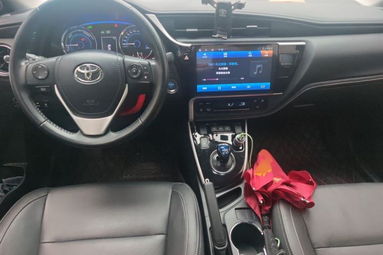 Used Toyota Corolla 2017 Revised Dual-Engine 1.8L E-CVT Elite Edition Center Console
