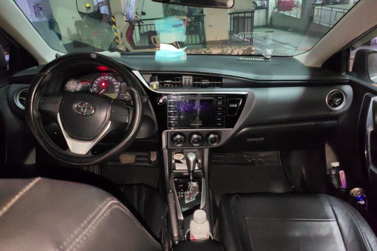 Used Toyota Corolla 2017 Revised Version 1.2T S-CVT GL Center Console