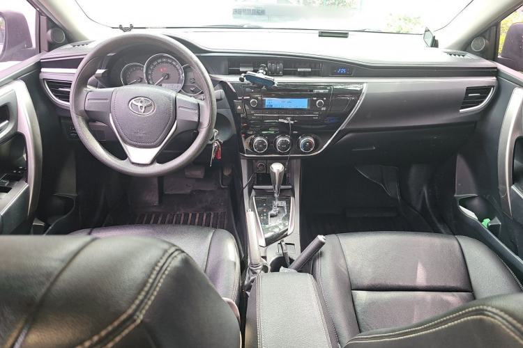 Used Toyota Corolla 2017 1.6L CVT GL Center Console