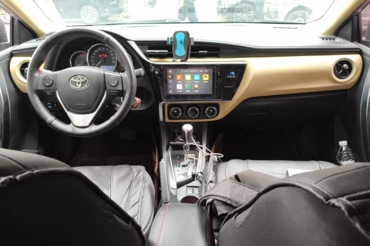 Used Toyota Corolla 2017 Revised Version 1.2T S-CVT GL Center Console