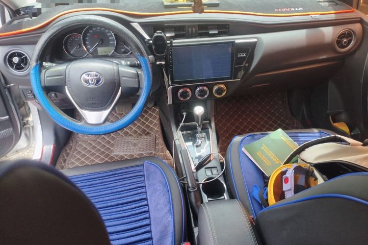 Used Toyota Corolla 2017 Revised Version 1.2T S-CVT GL Center Console