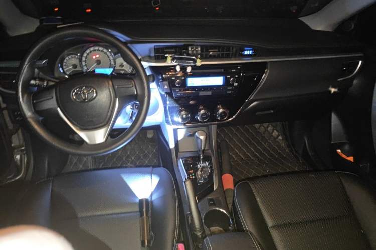Used Toyota Corolla 2017 Revised Version 1.6L S-CVT GL Center Console