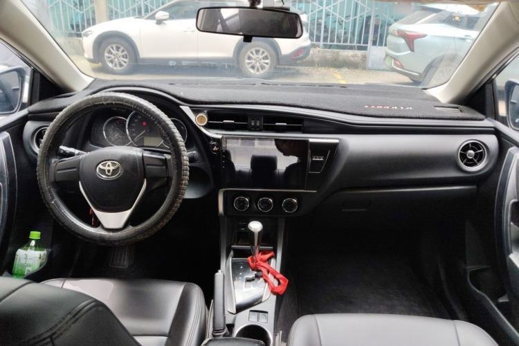 Used Toyota Corolla 2017 Revised Version 1.2T S-CVT GL Center Console