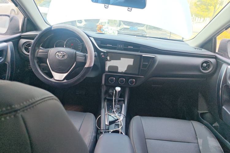 Used Toyota Corolla 2017 Revised Version 1.2T S-CVT GL Center Console