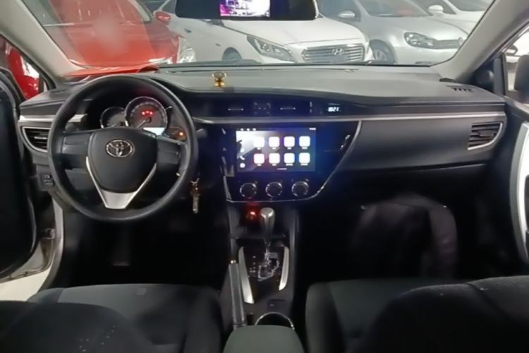 Used Toyota Corolla 2017 Revised Version 1.6L S-CVT GL Center Console