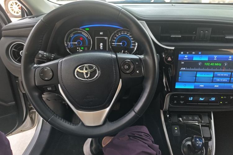 Used Toyota Corolla 2017 Revised Dual-Engine 1.8L E-CVT Elite Edition Center Console