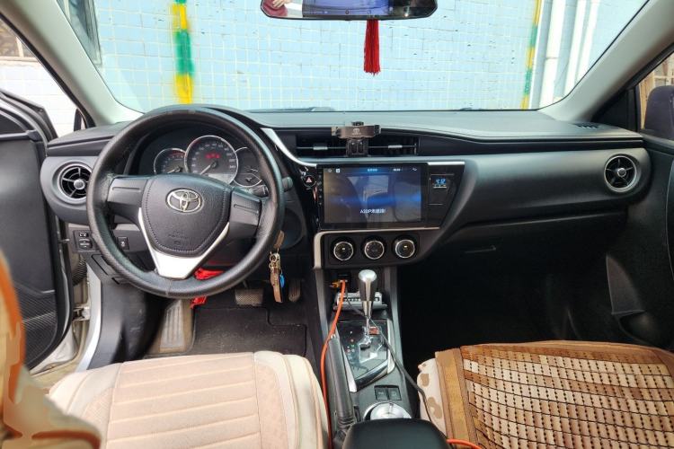 Used Toyota Corolla 2017 Revised Version 1.2T S-CVT GL Center Console