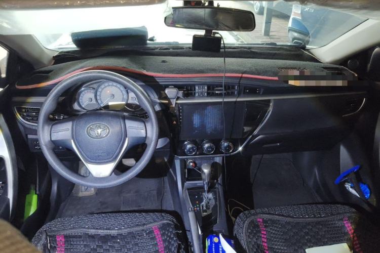 Used Toyota Corolla 2017 1.2T CVT GL Center Console